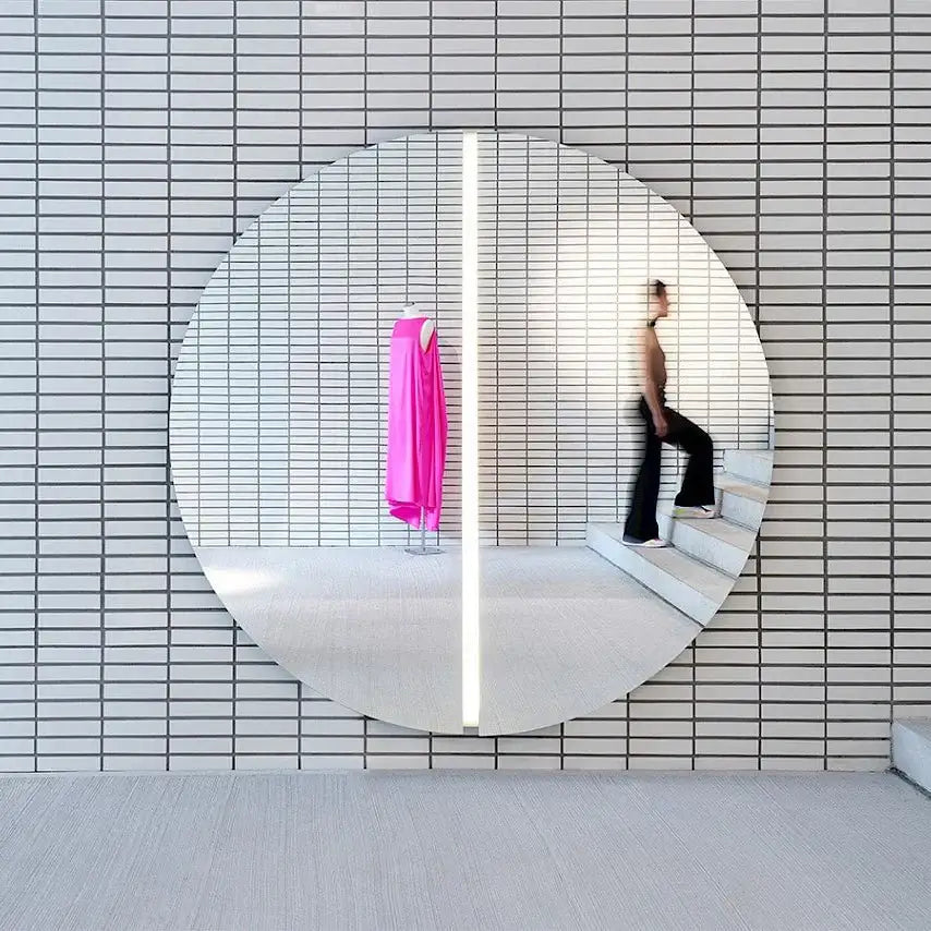 Grand miroir lumineux mural intérieur contemporain style épuré