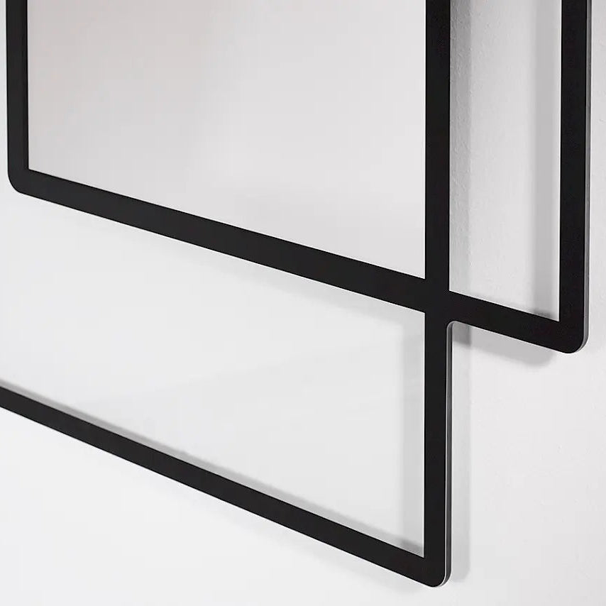 Détail de la finition noire sérigraphiée du miroir rectangle
