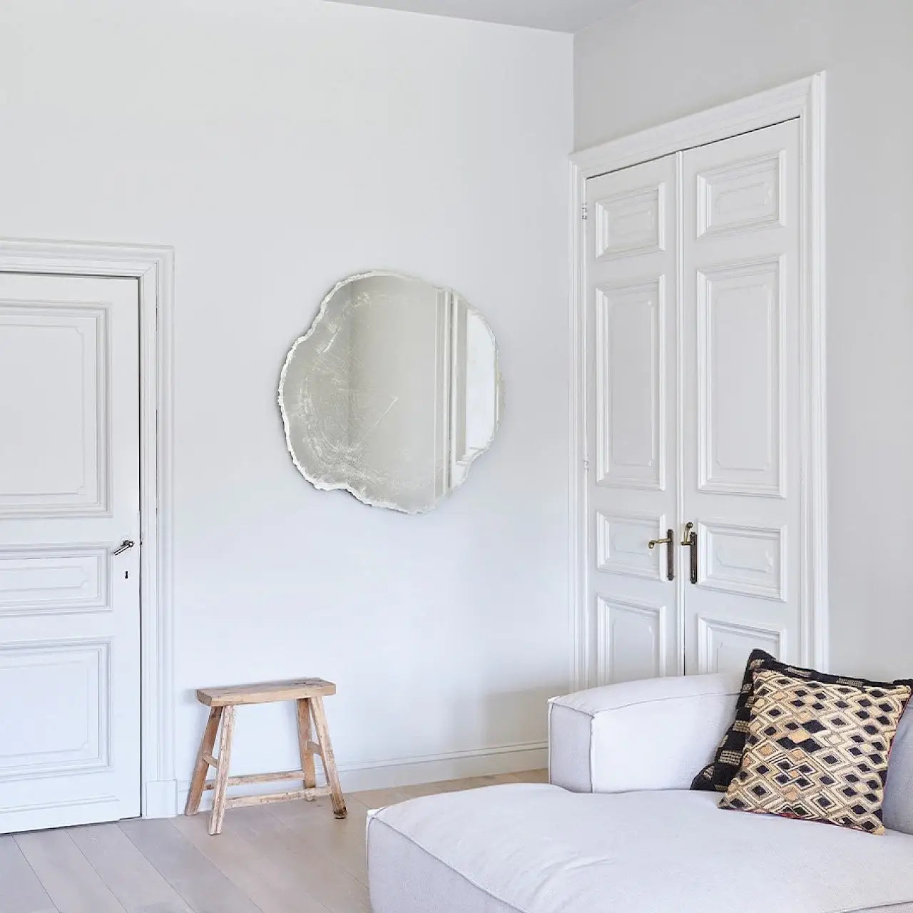 Miroir design mural blanc 80cm - installation murale salon