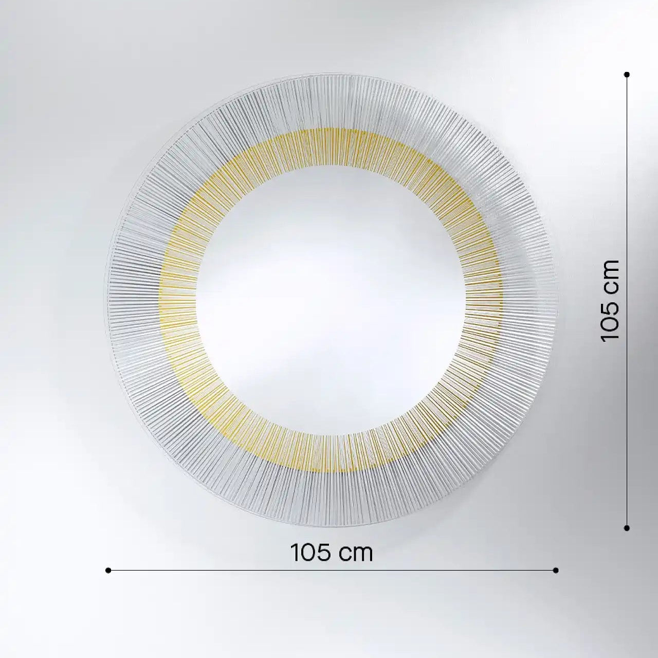 Dimensions du miroir soleil doré : 105 cm de diamètre, 2,5 cm de profondeur
