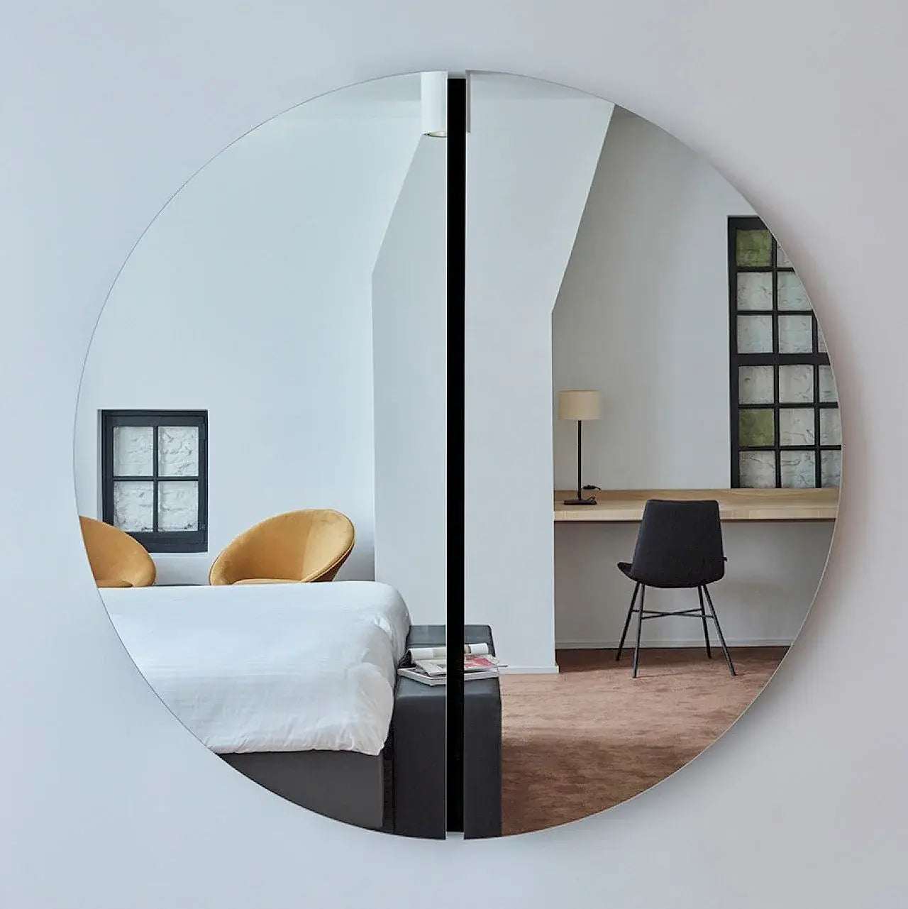 Grand miroir rond noir 150 cm de diamètre, finition noire mate, vue de face
