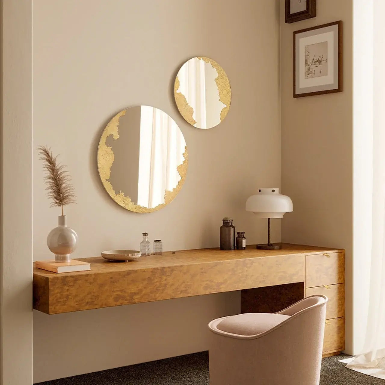 Miroir doré rond détail 