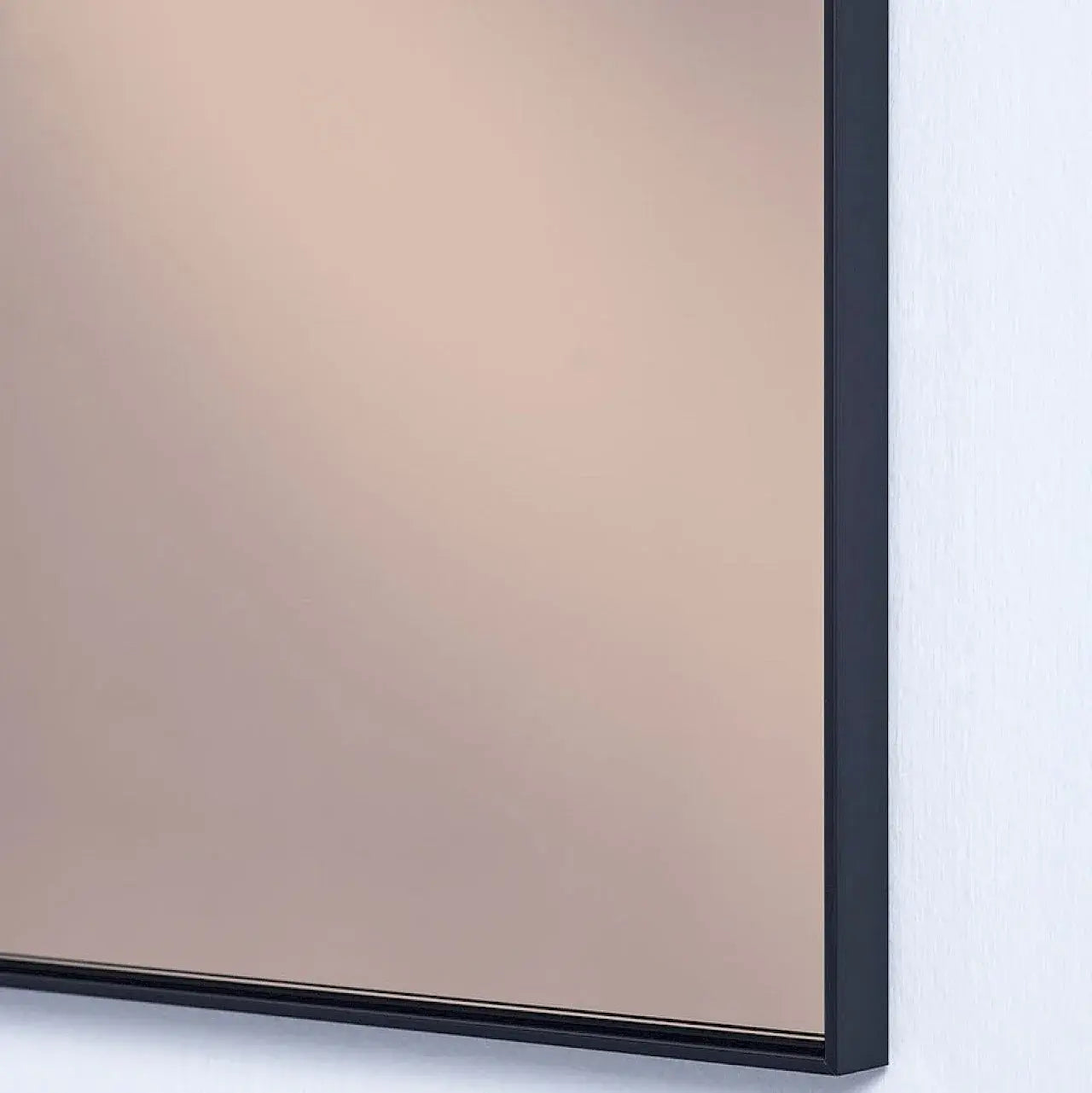 Miroir mural grande taille 100x200 cm en position horizontale dans une salle de bain design