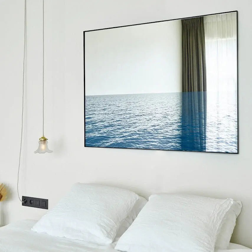 Miroir mural rectangulaire bleu sérigraphié 120x90 cm, cadre métal noir, vue de face